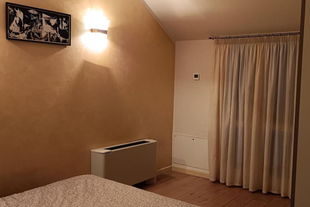 Central Terrace Escape With Jacuzzi 티미쇼아라 외부 사진
