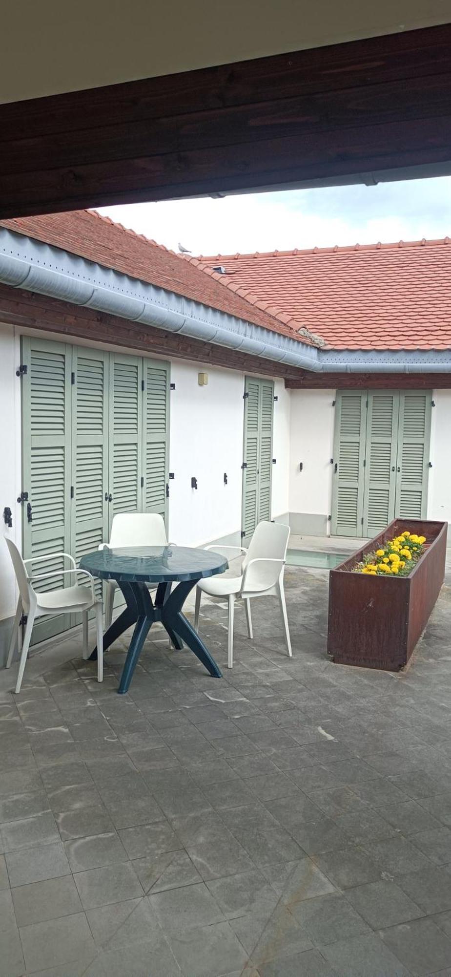 Central Terrace Escape With Jacuzzi 티미쇼아라 외부 사진